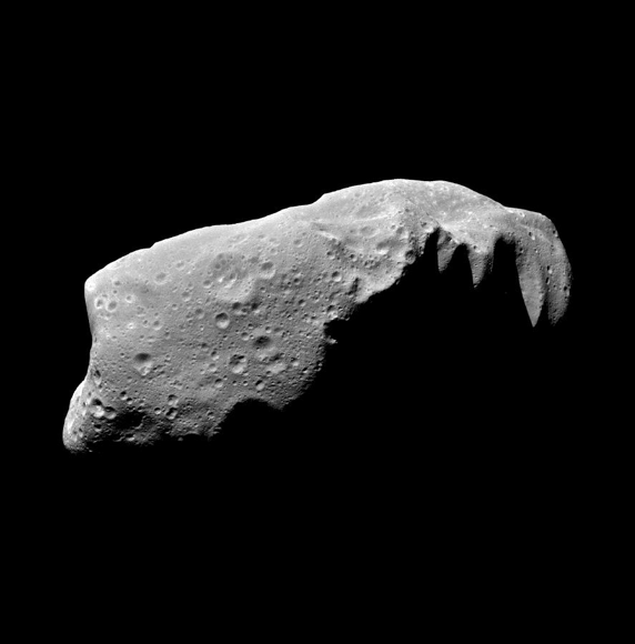 Una imagen en primer plano del asteroide Ida.