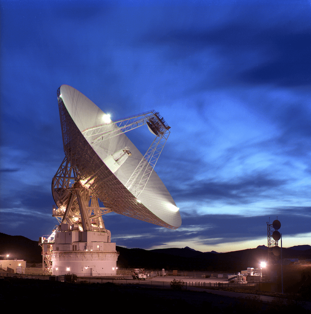 A photgraph of the 70 meter antenna dish at the DSN complex in Goldstone, California