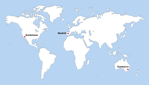 Un mapa del mundo que muestra los tres sitios de Deep Space Network en Goldstone, California; Madrid, España; y Canberra, Australia