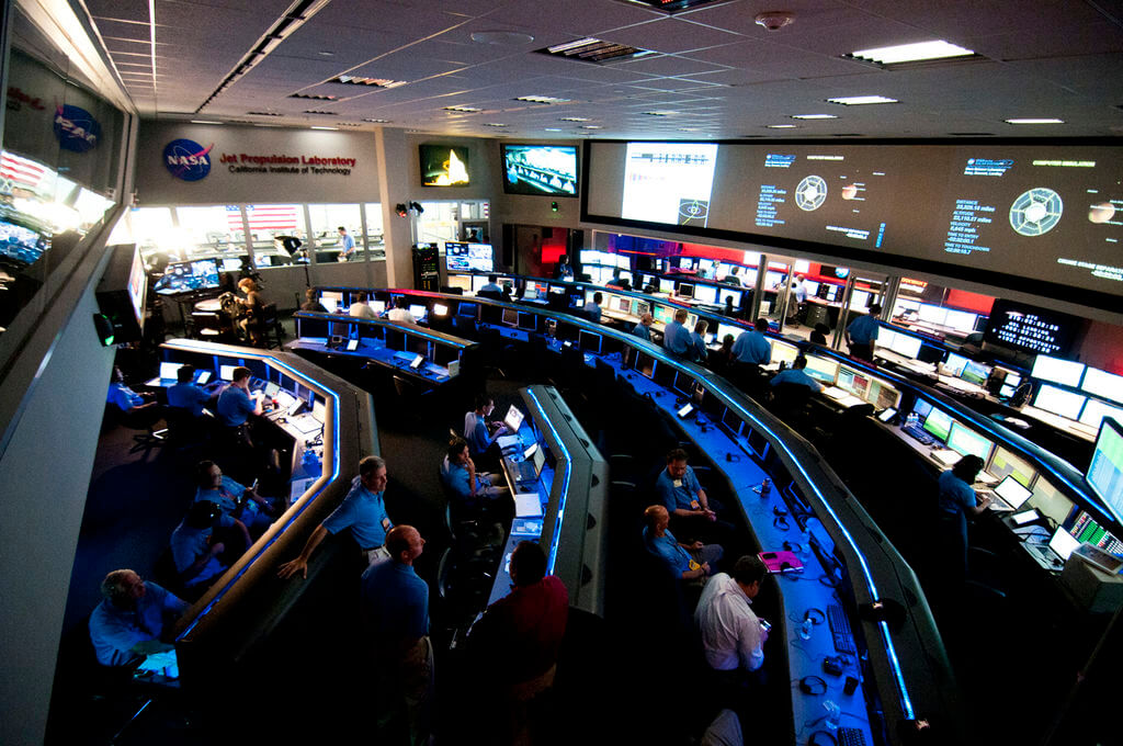 una foto de la Instalación de Operaciones de Vuelo Espacial en el Laboratorio de Propulsión a Chorro de la NASA