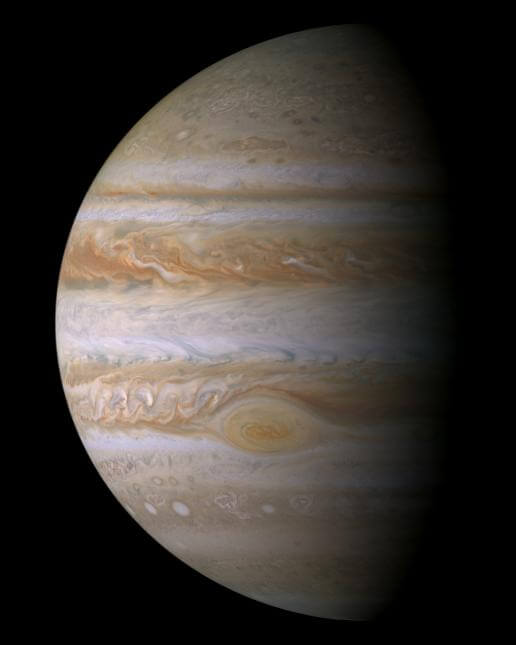 Une image de Jupiter, montrant la grande tempête rouge.