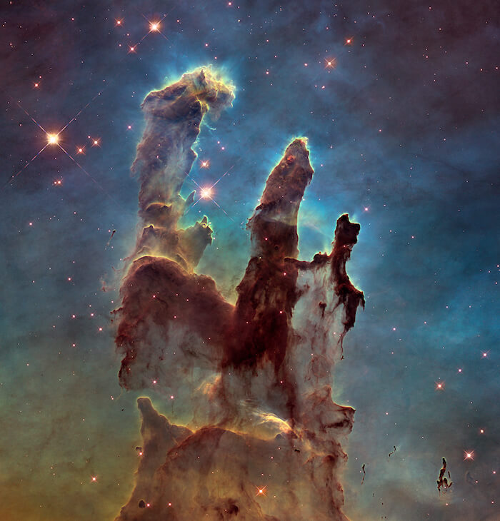 Un'immagine dei Pilastri della Creazione nella Nebulosa Aquila.