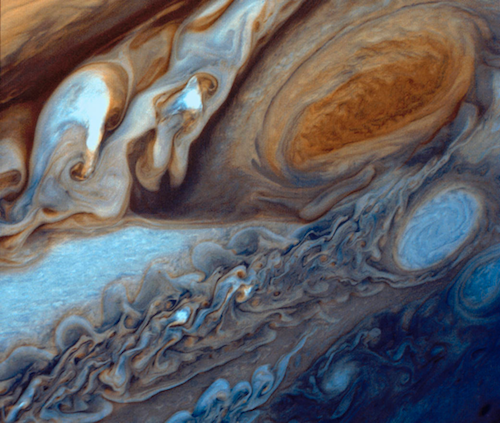 Imagen de las tormentas en Júpiter tomadas por la nave espacial Voyager 1.