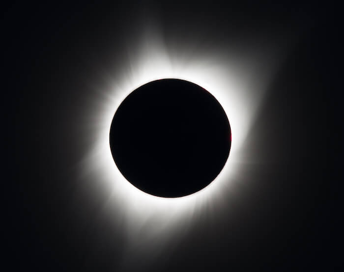 Immagine della corona solare durante un'eclissi nel 1991.